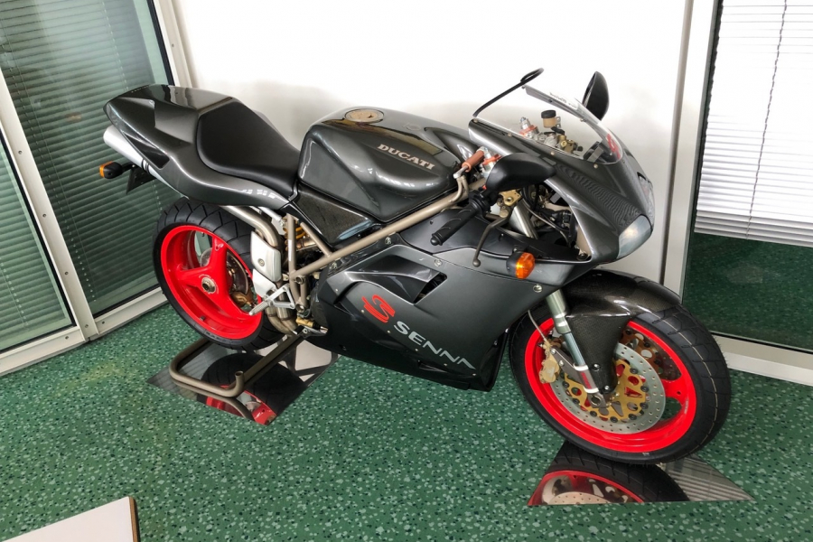 Ducati 916 SENNA 1